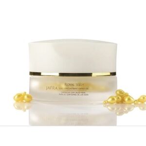 JAFRA Royal Jelly With Sirtuin Activators Eye Concentrate Capsules Minimize Line